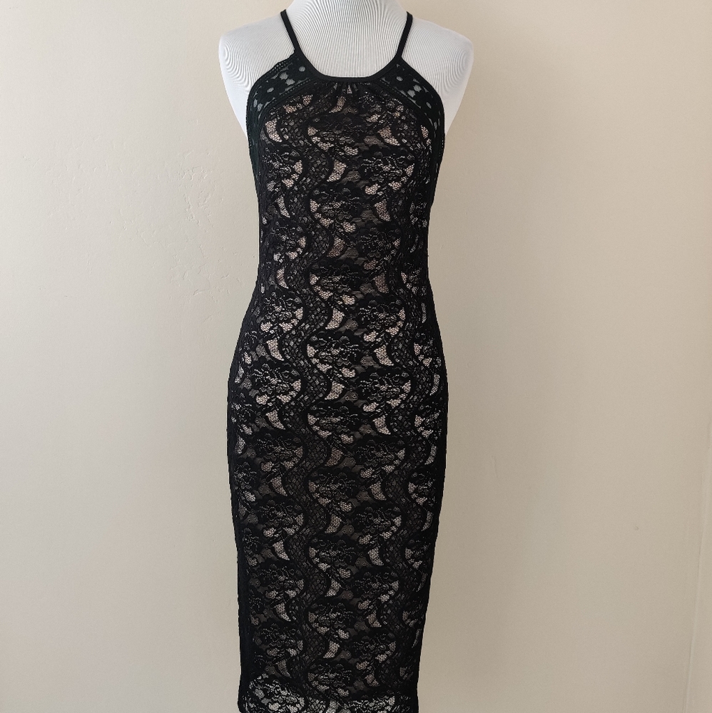 Fitted Halter Lace Dress